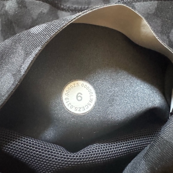 Lululemon In Movement Tights Size 6 - Picture 4 of 4